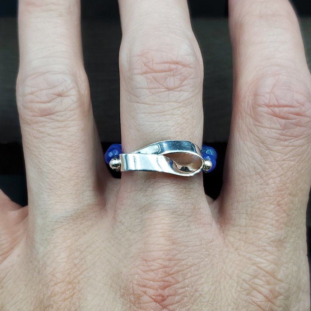 Size 8 Sterling Silver Woven Face Blue Stone Expandable Band Ring